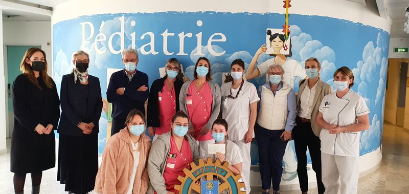 GENEROSITE : La Fondation Hôpital Saint Joseph remercie le Rotary Club Marseille pour sa participation au financement de la décoration du service Pédiatrique de l' Hôpital Saint Joseph.
