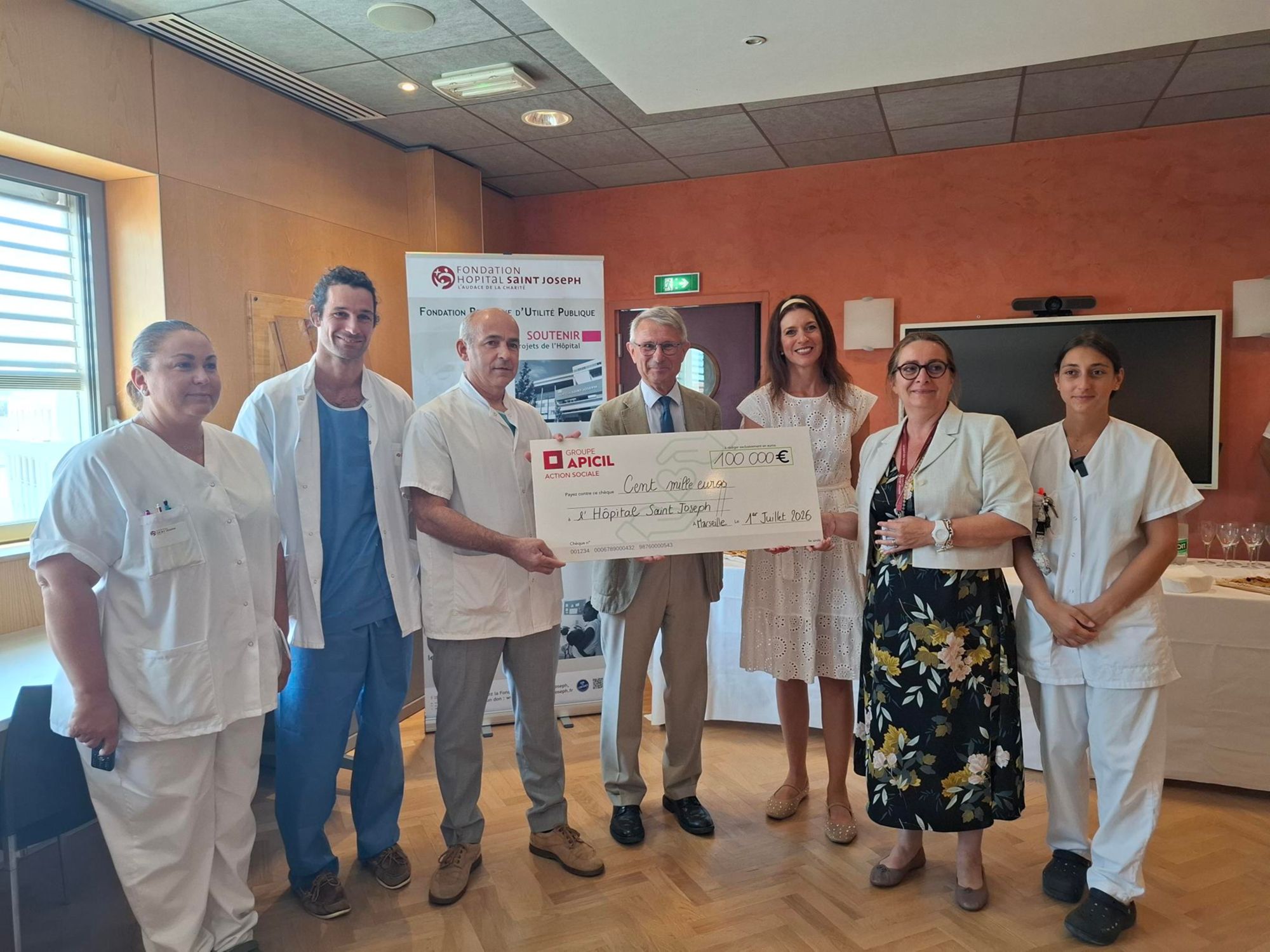 Remise de chèque de 100 000€ suite au mécénat du Groupe APICIL pour la Chirurgie Cardiaque